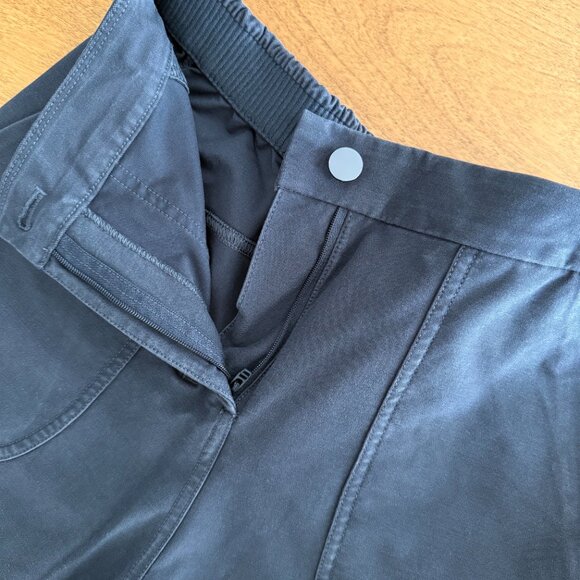 Lululemon Light Utilitech Cargo Pocket High-Rise Pant – Graphite Grey (Size 25) - Picture 3 of 5